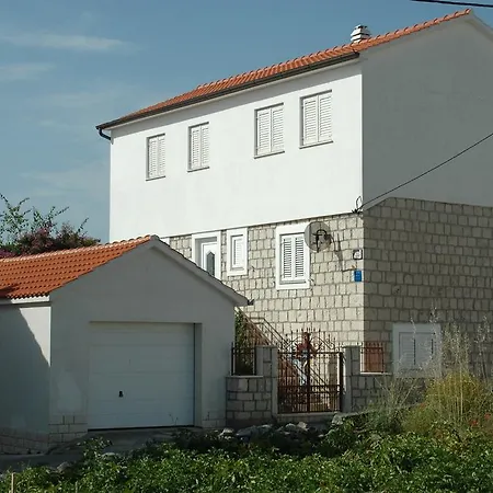 Agnic * Trogir